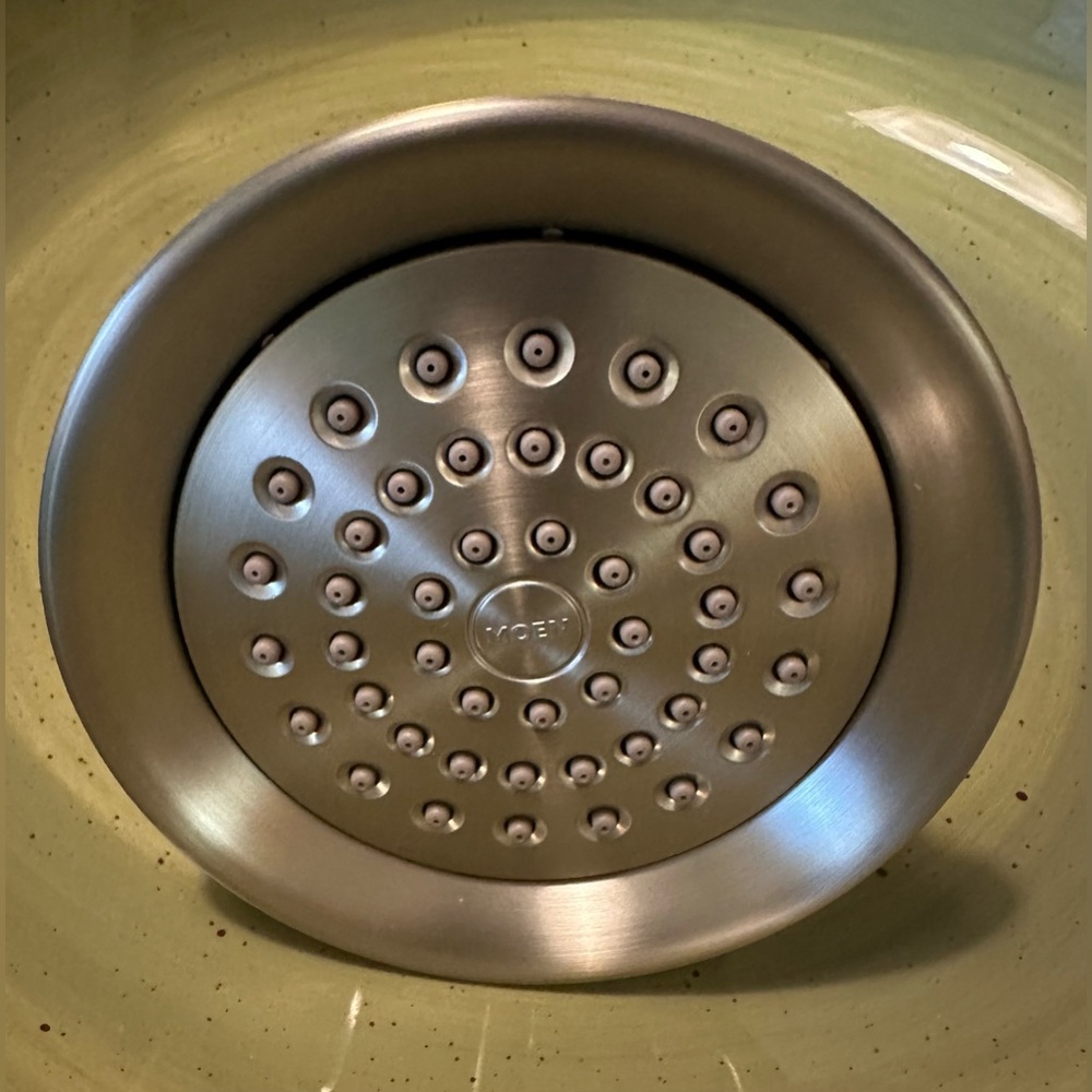Moen Showerhead – Spot Resist Brushed Nickel – 1.75 GPM